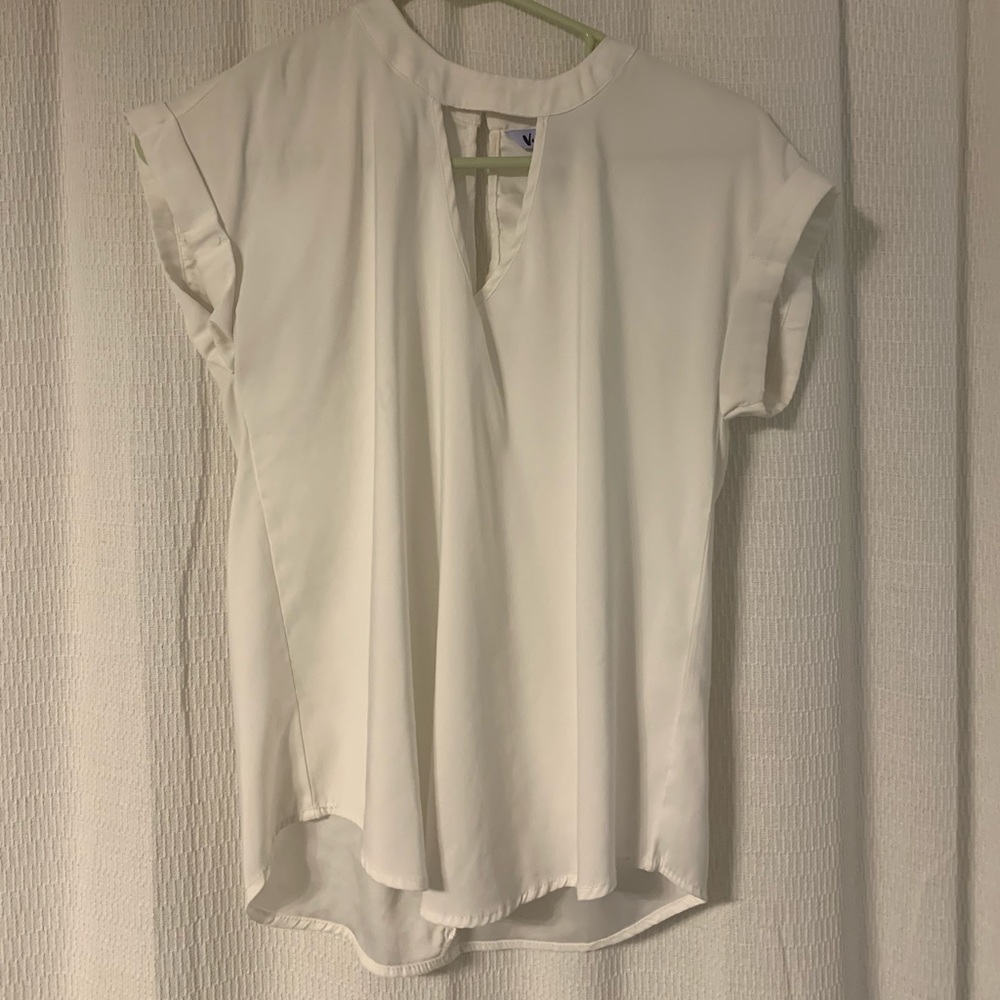 White shirt sleeve blouse